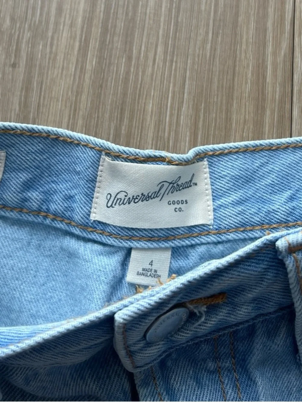Universal Thread high rise curved leg jeans in blue, size 4 #highrise #barrel - Picture 3 of 4